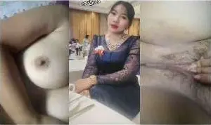 စောက်ဖုတ်ကိုရှယ်ပွတ်ပြတဲ့ အပျိုကြီး အောကား